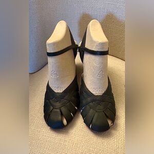 Dr. Scholl’s Leather Black Heeled Women's Sandals.  Size 10.